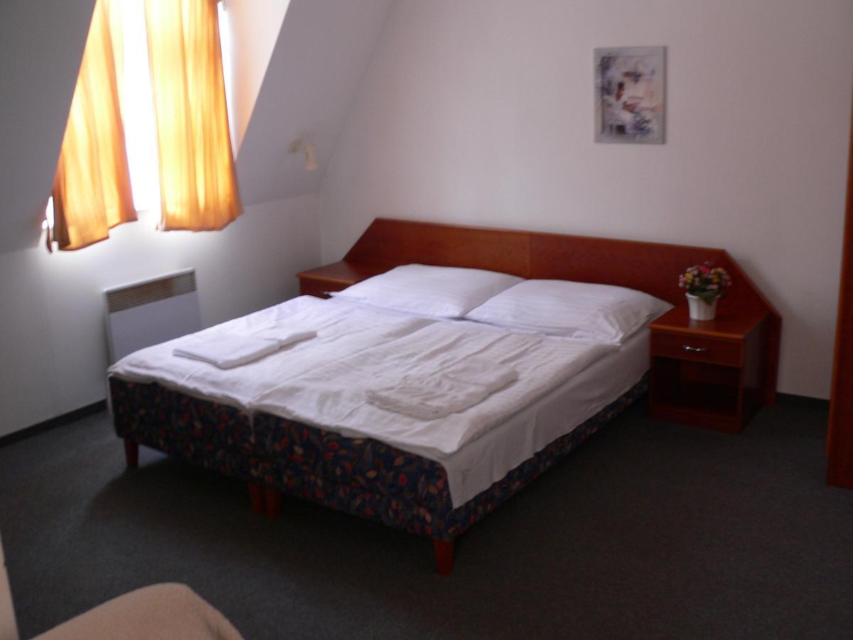 Hotel Armales Stakcin Bilik gambar